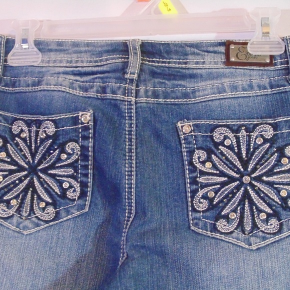 Earl Jeans Capris Size 8 - Picture 4 of 5